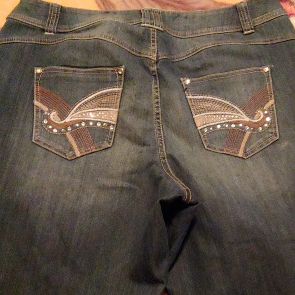 Jeans - Picture 4 of 5